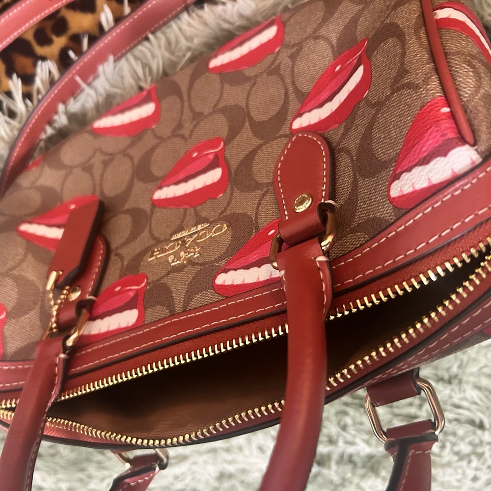 Coach purse! Tan and Red Satchel Bag - Picture 3 of 5